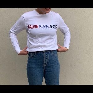 the cutest calvin klein long sleeve